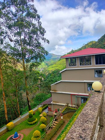 munnar royal star holidays lake view