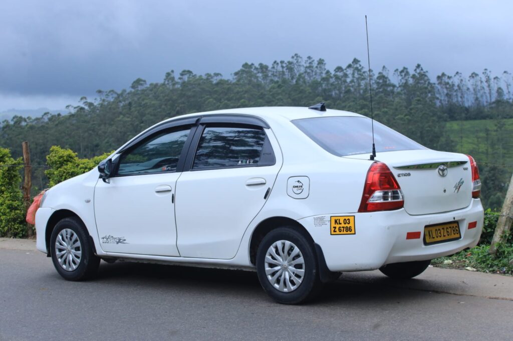 munnar royal star holidays tax service cab side